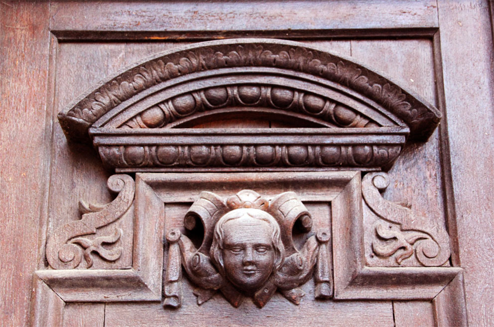 Le Bas relief De La Porte D entr e De L glise Le Bas relief De La Porte D entr e De L glise